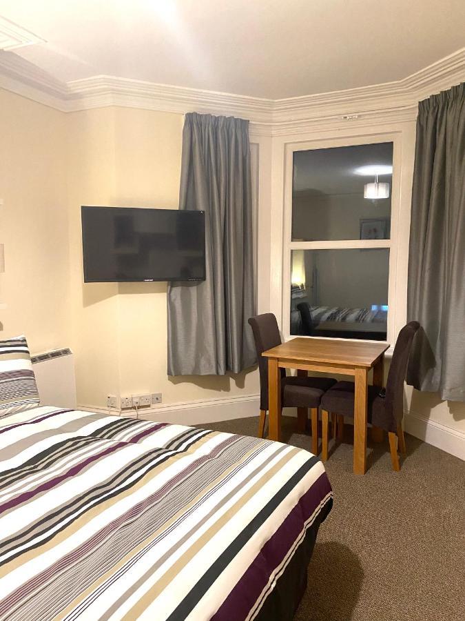 Seaford Lodge Apartments เวสตัน-ซูเปอร์-แมร์ ภายนอก รูปภาพ