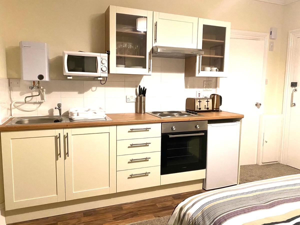 Seaford Lodge Apartments เวสตัน-ซูเปอร์-แมร์ ภายนอก รูปภาพ
